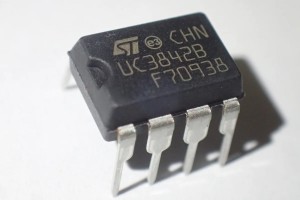 UC3842BN, Switching Controller IC, DIP-8 - Pack of 10